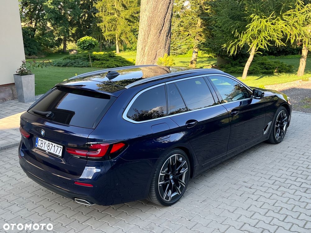 BMW Seria 5 530i xDrive Touring - 11