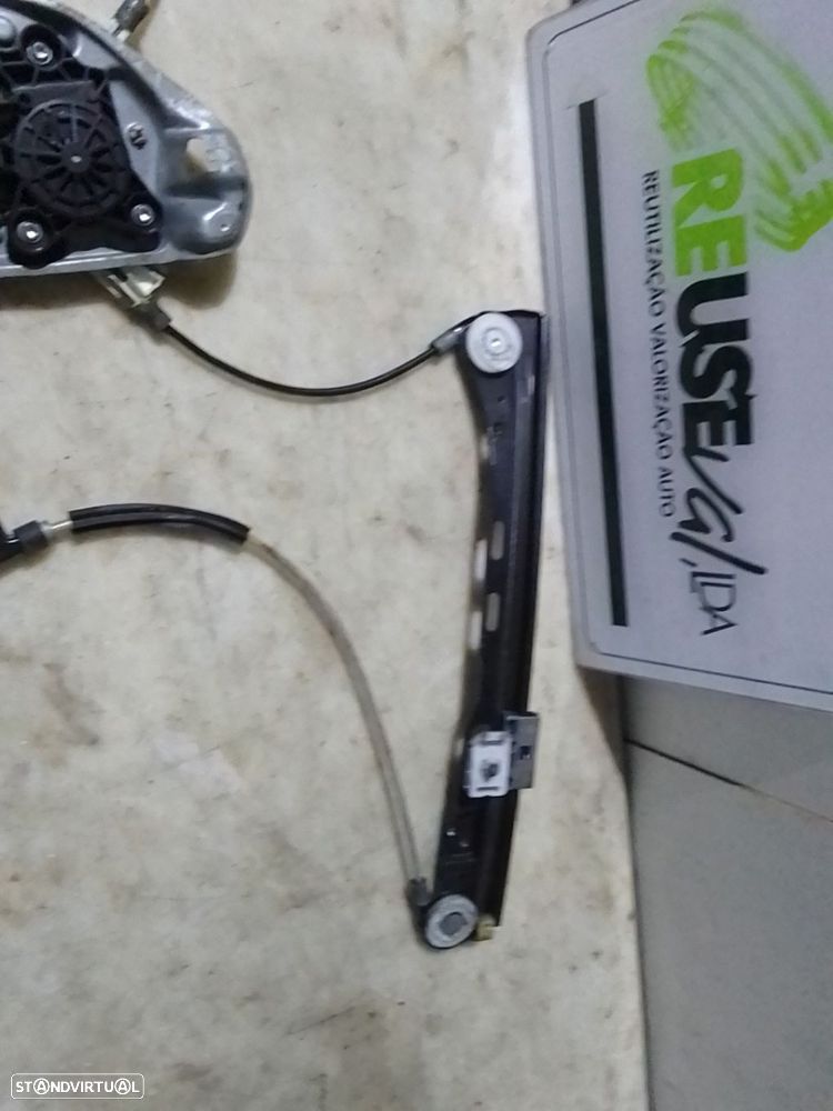 Elevador Frente Esq Mercedes-Benz C-Class (W203) - 3