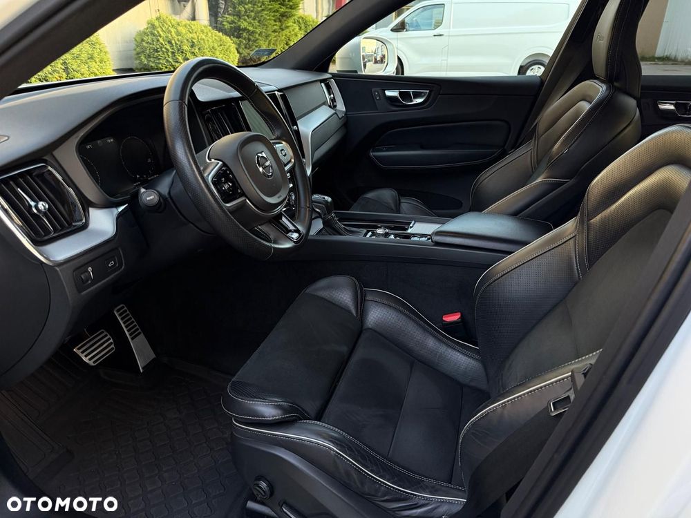 Volvo XC 60 D4 R-Design - 17