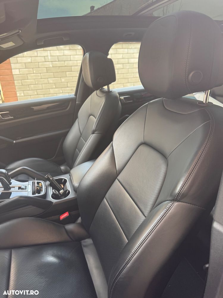 Porsche Cayenne Tiptronic S Platinum Edition - 6