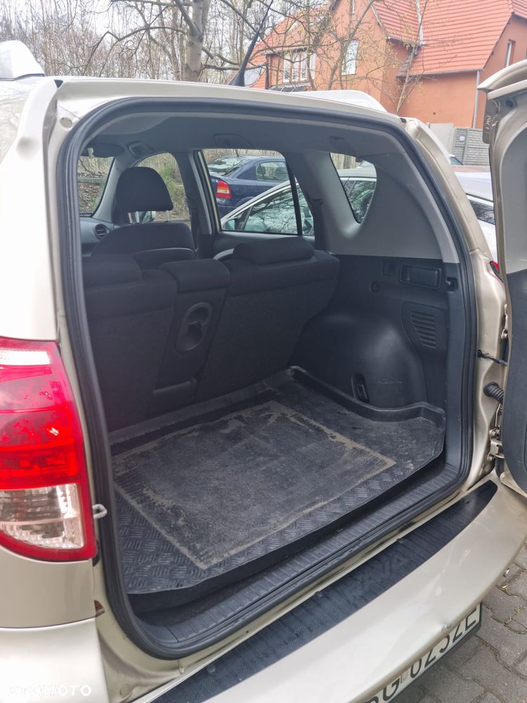 Toyota RAV4 2.2 D-4D Sol - 8