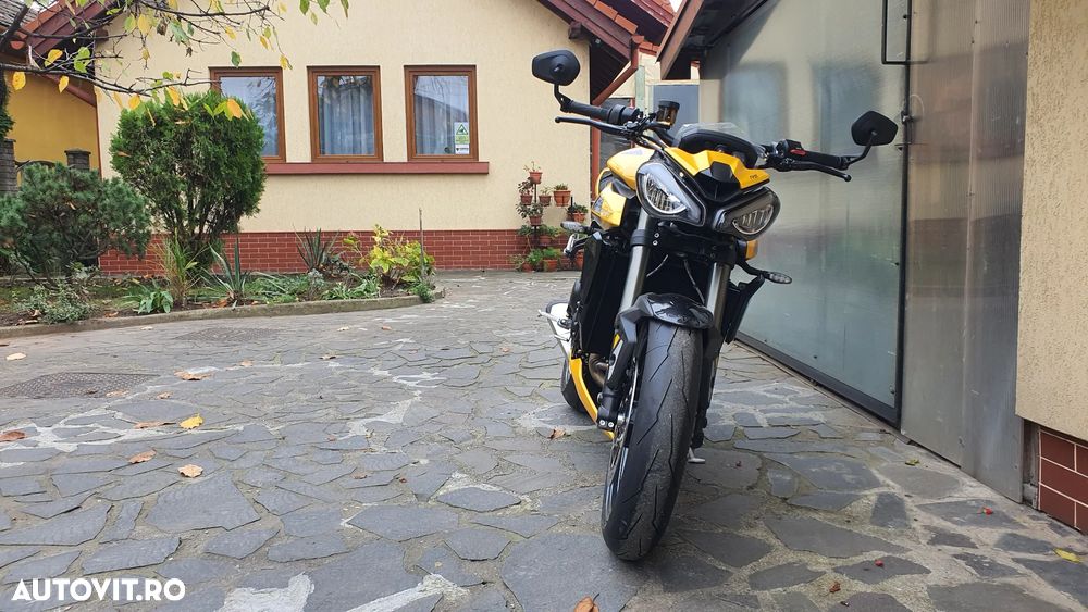 Triumph Street Triple 765RS - 14