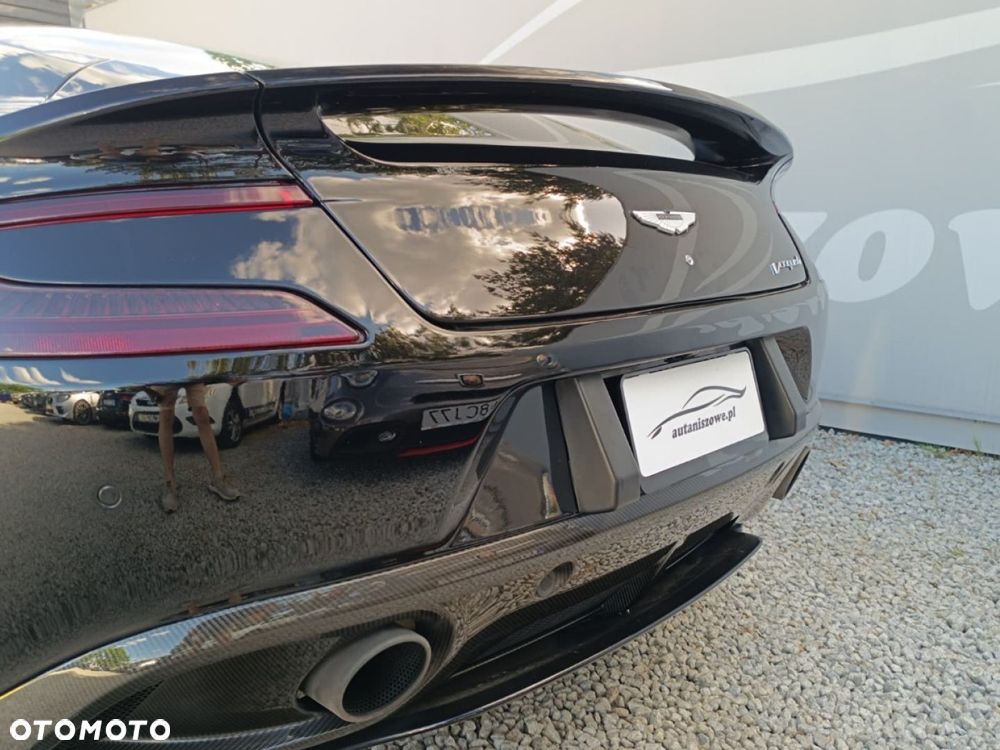 Aston Martin Vanquish - 27
