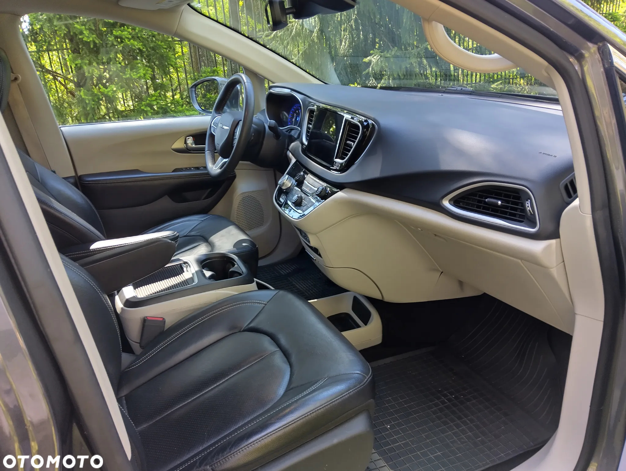Chrysler Pacifica - 19