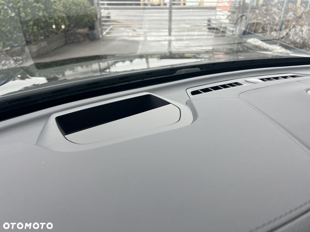 Volvo XC 60 B5 B AWD Ultra Black Edition - 16