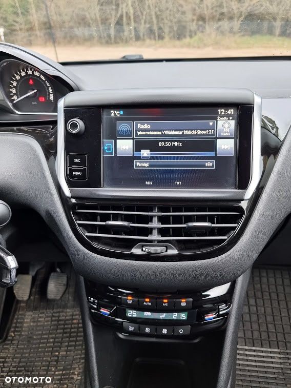 Peugeot 208 120 VTI Allure - 22