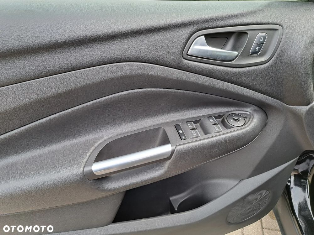 Ford Kuga - 27