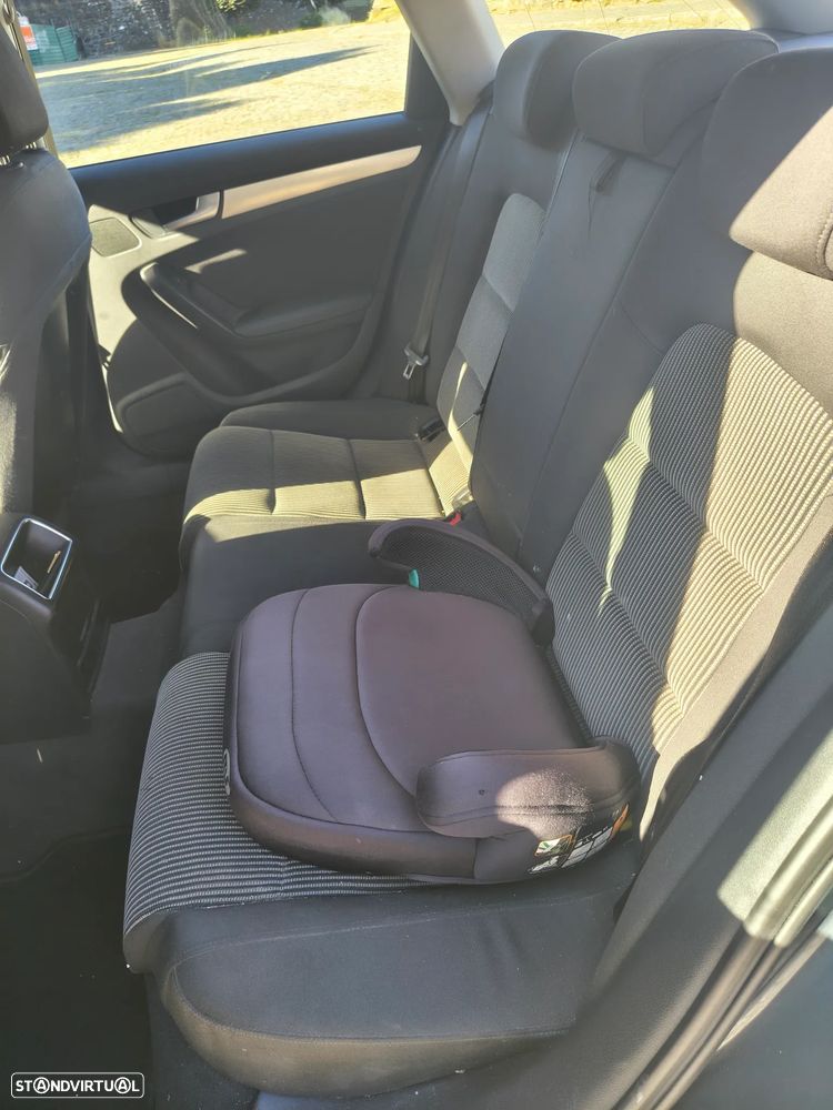 Audi A4 Avant 2.0 TDI DPF Ambiente - 4