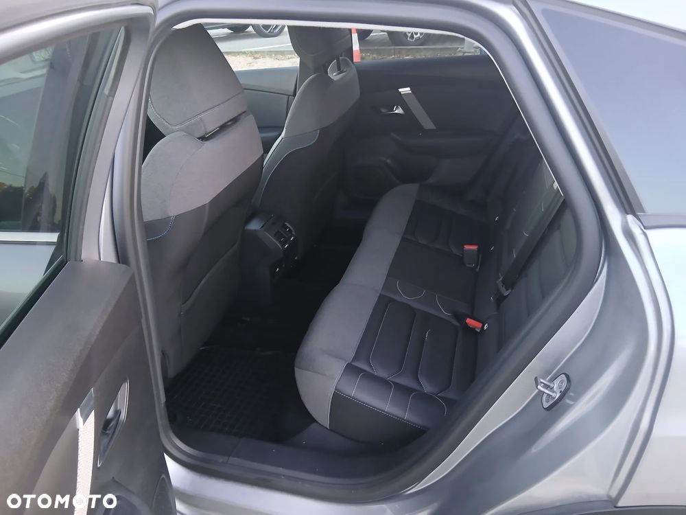 Citroën C4 1.2 PureTech Max S&S - 9