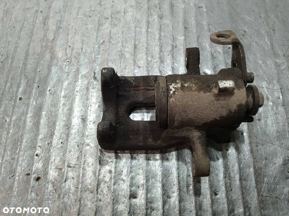 ZACISK HAMULCOWY PRAWY TYŁ MERCEDES-BENZ CITAN 1.5 CDI - 6