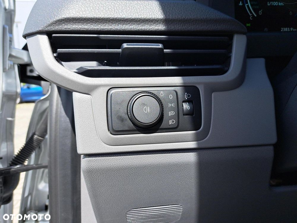 Volkswagen Caravelle - 22