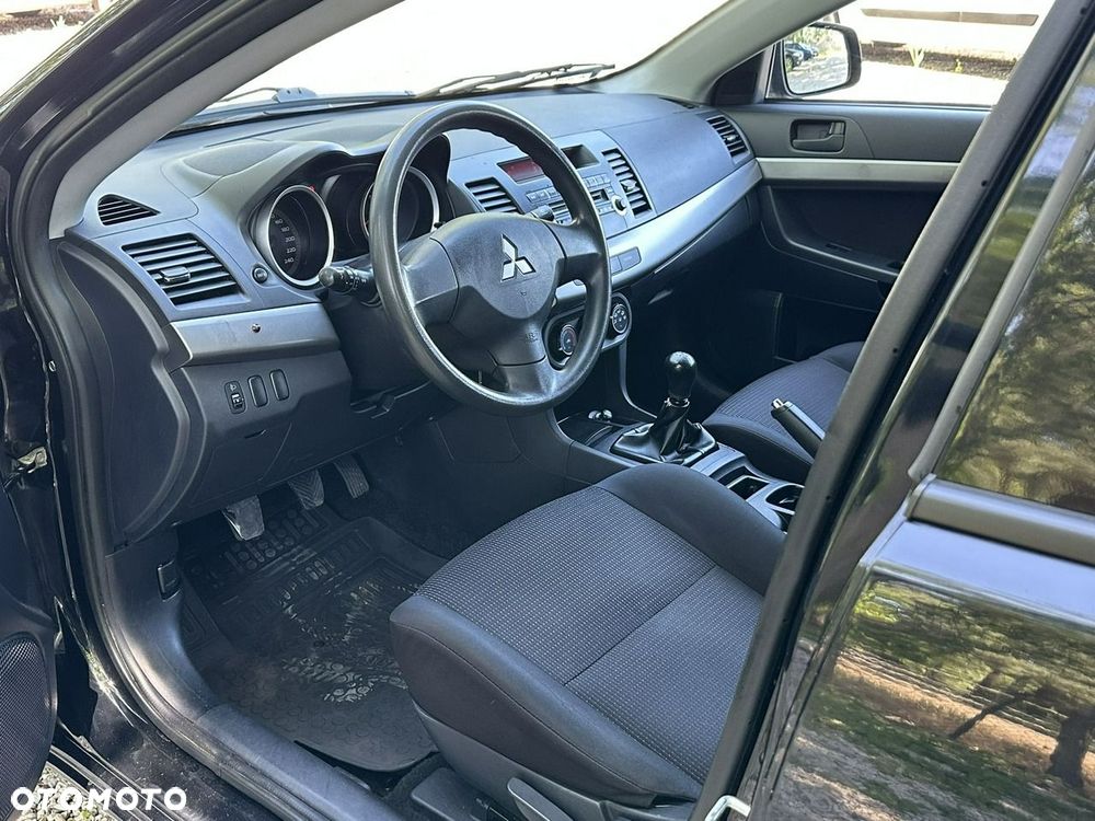 Mitsubishi Lancer - 2