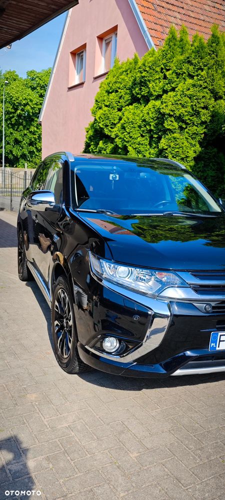 Mitsubishi Outlander Instyle NAVI + - 27