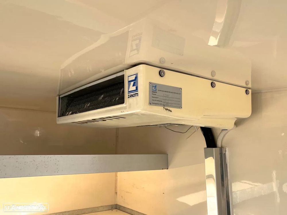 Opel vivaro 2.0d c/frio de conservaÇÃo - 11