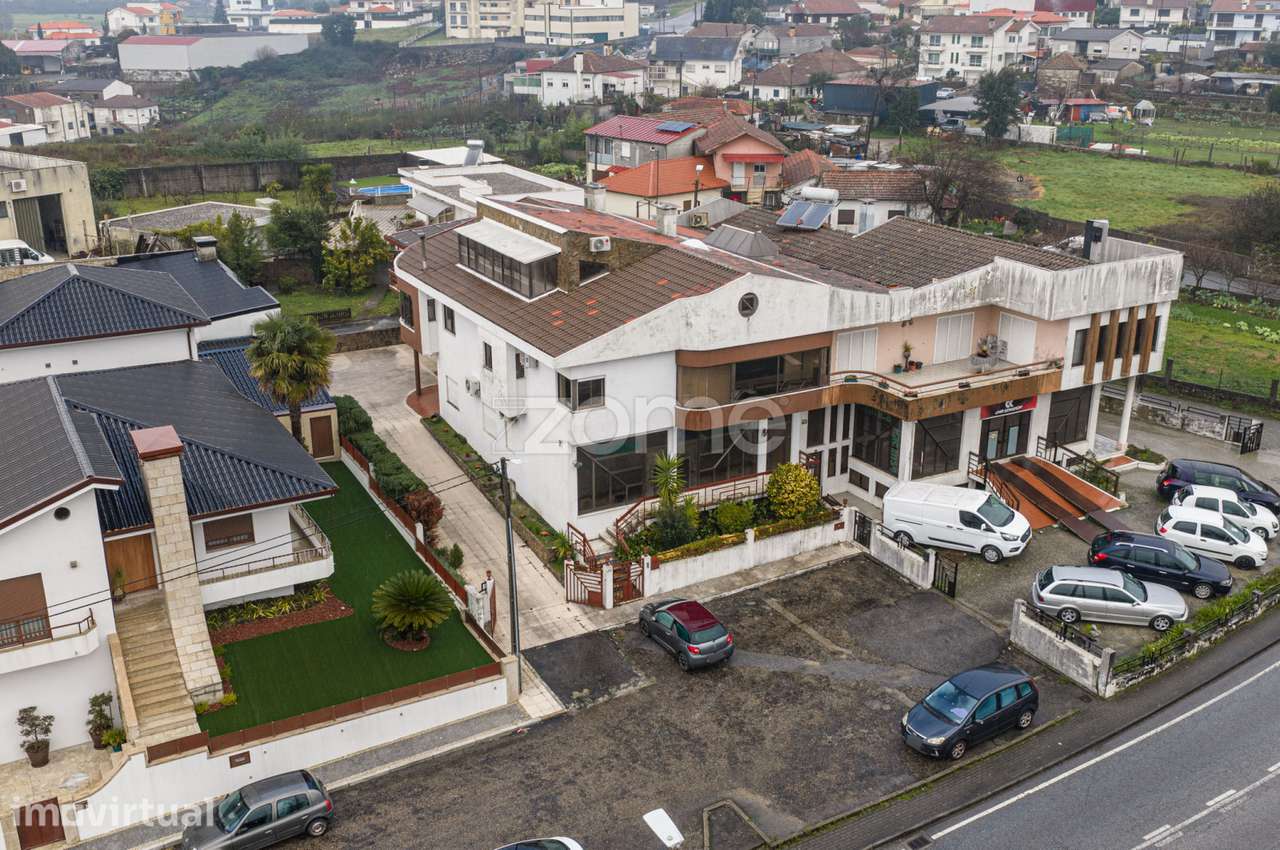 Moradia (T3+T2+T2) em Paços de Ferreira! - Grande imagem: 3/38