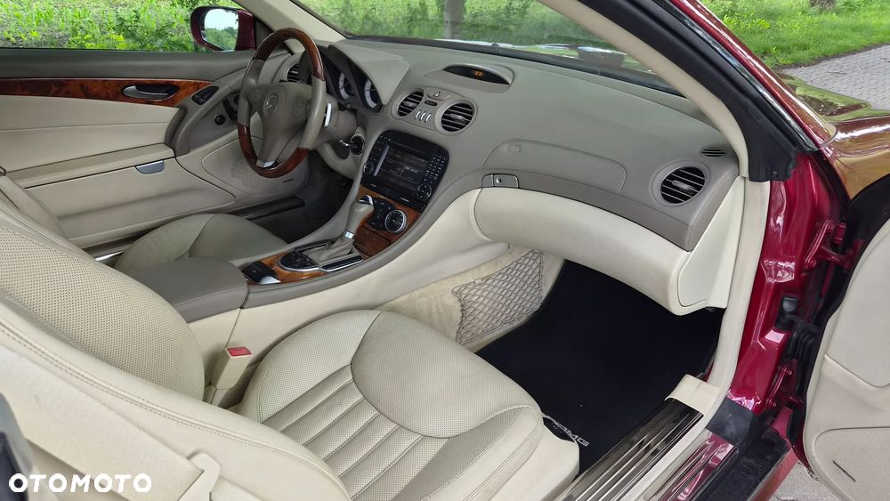 Mercedes-Benz SL 500 7G-TRONIC Sport - 23