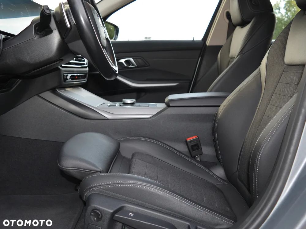 BMW Seria 3 - 24