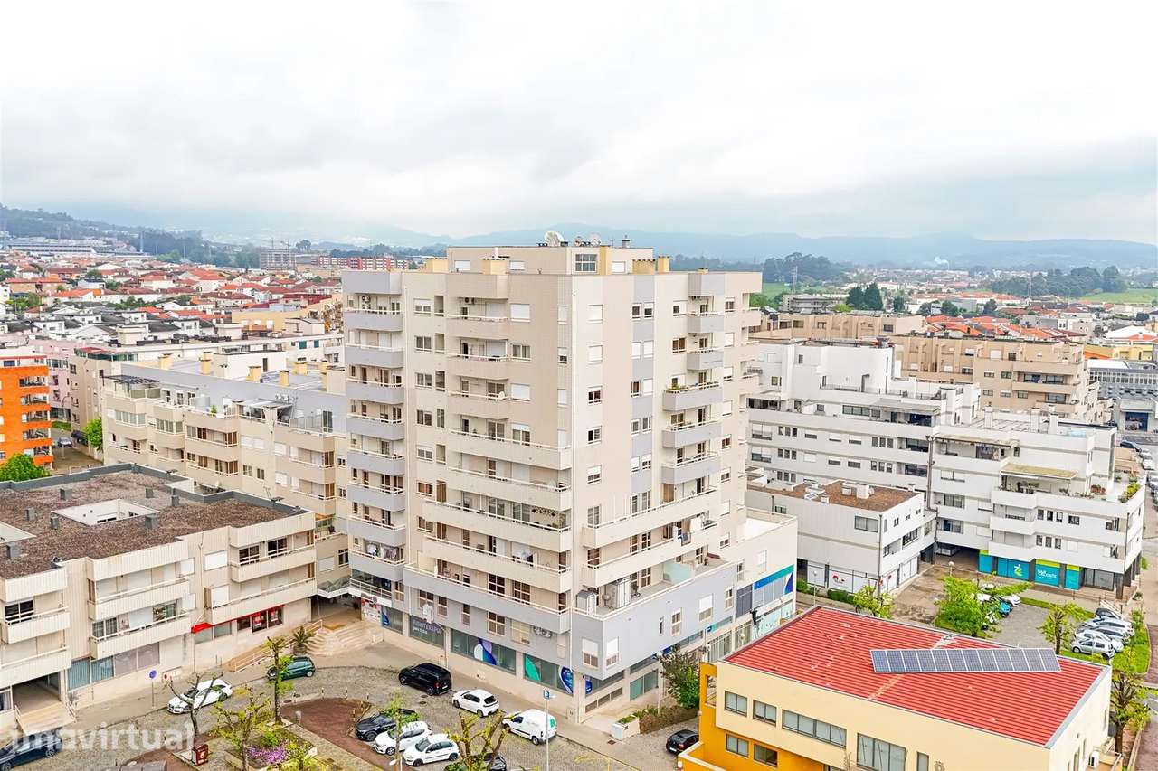 Apartamento T4 em Barcelos – Espaço, Conforto e Excelente Varanda! - Grande imagem: 3/26