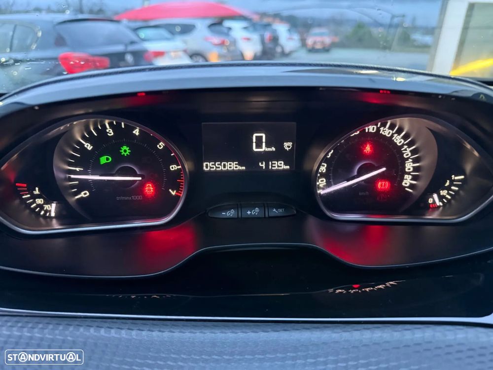 Peugeot 208 1.2 PureTech Style - 9