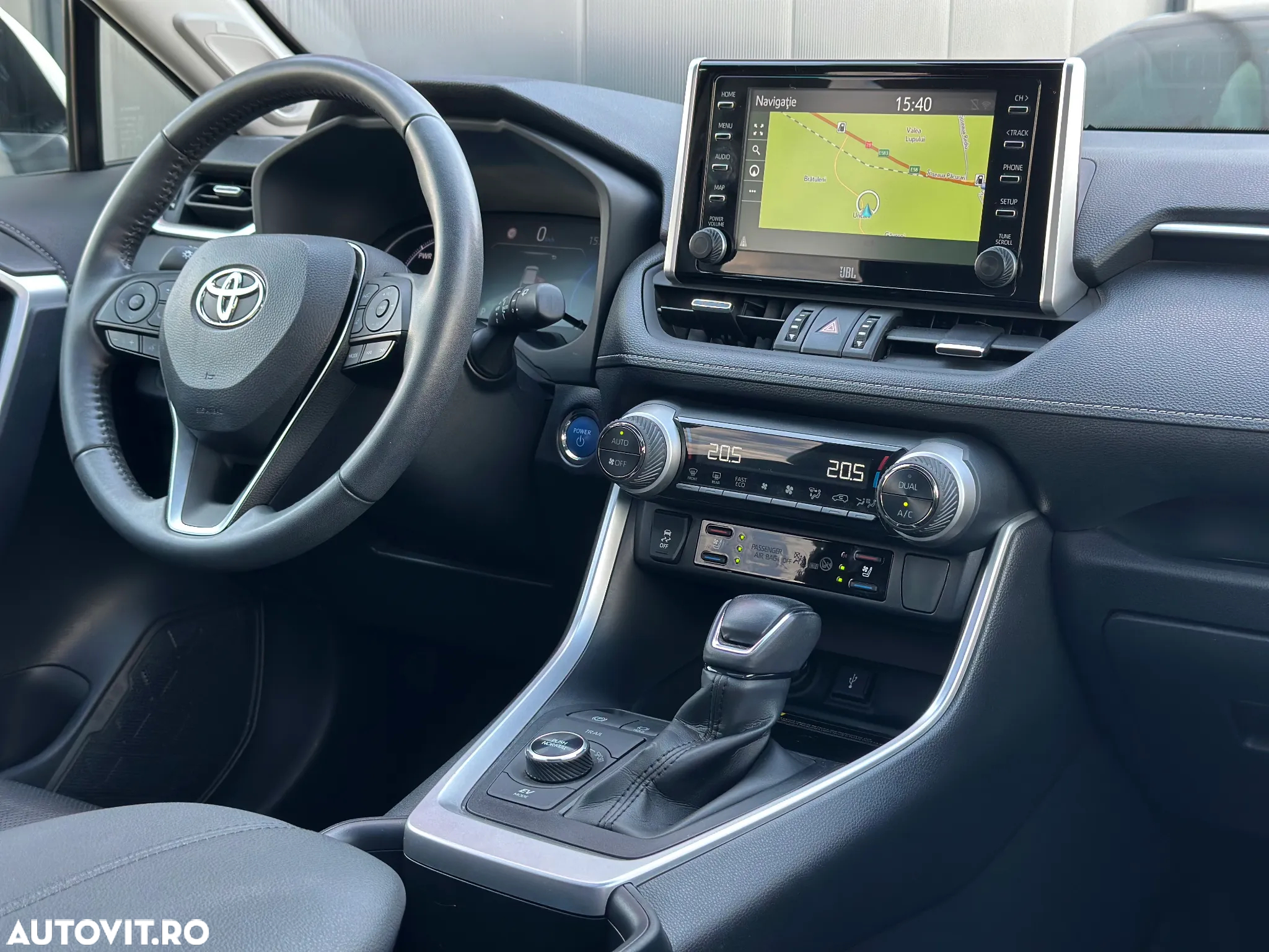 Toyota RAV4 2.5 Hybrid VVT-iE 4x4 Luxury Premium - 2