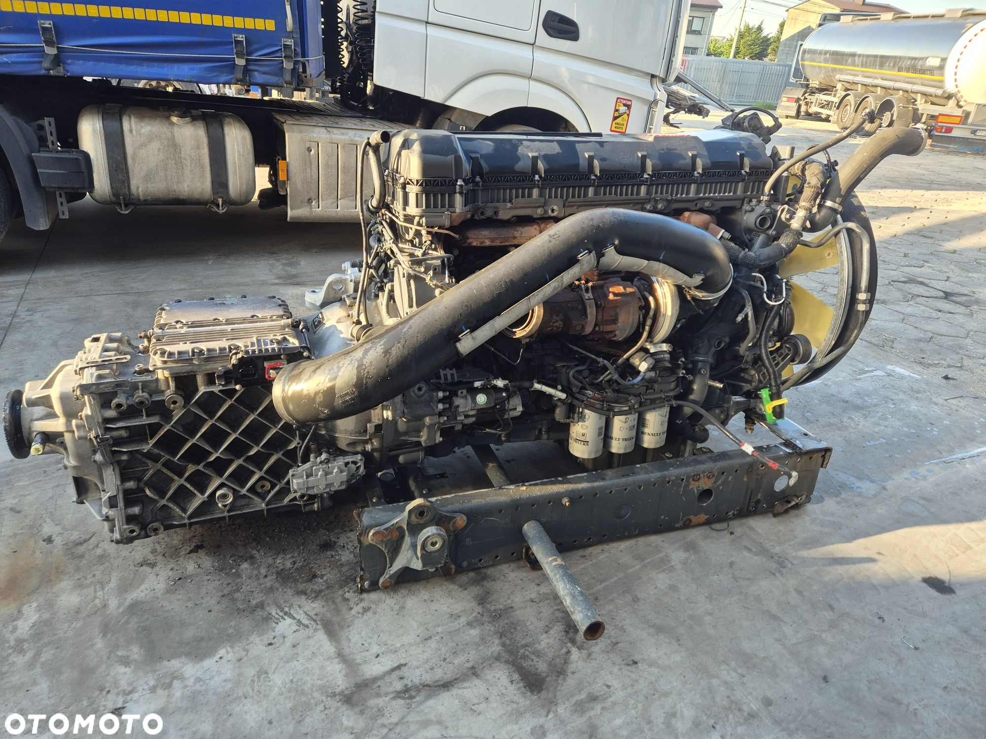 Słupek silnika zamknięty Renault gama T480 520  fh4 Volvo euro 6 460 - 4