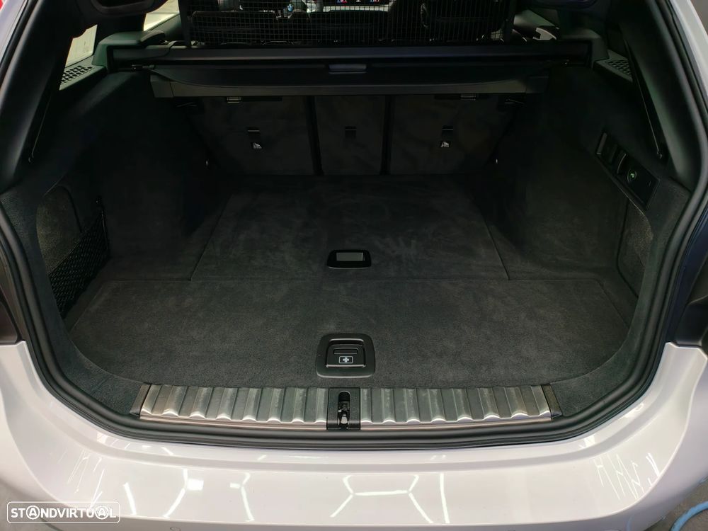 BMW 318 d Aut. M Sport - 14