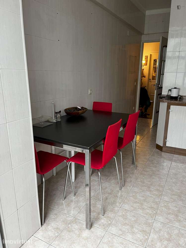 Quarto - localizado em Benfica Lisbon - Grande imagem: 5/17