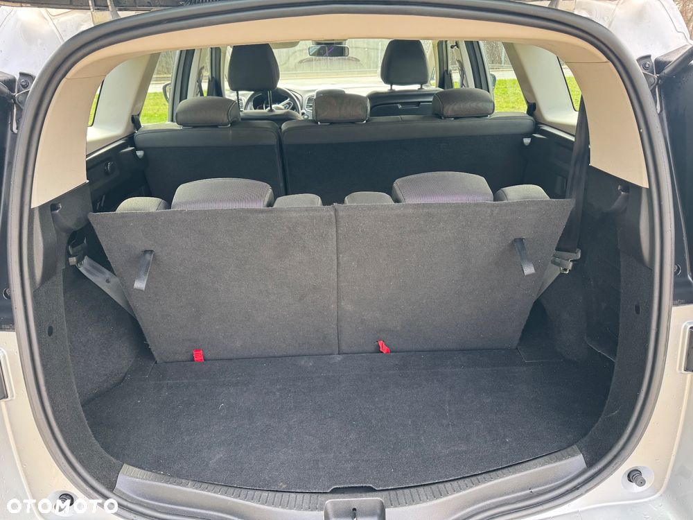 Renault Grand Scenic - 13