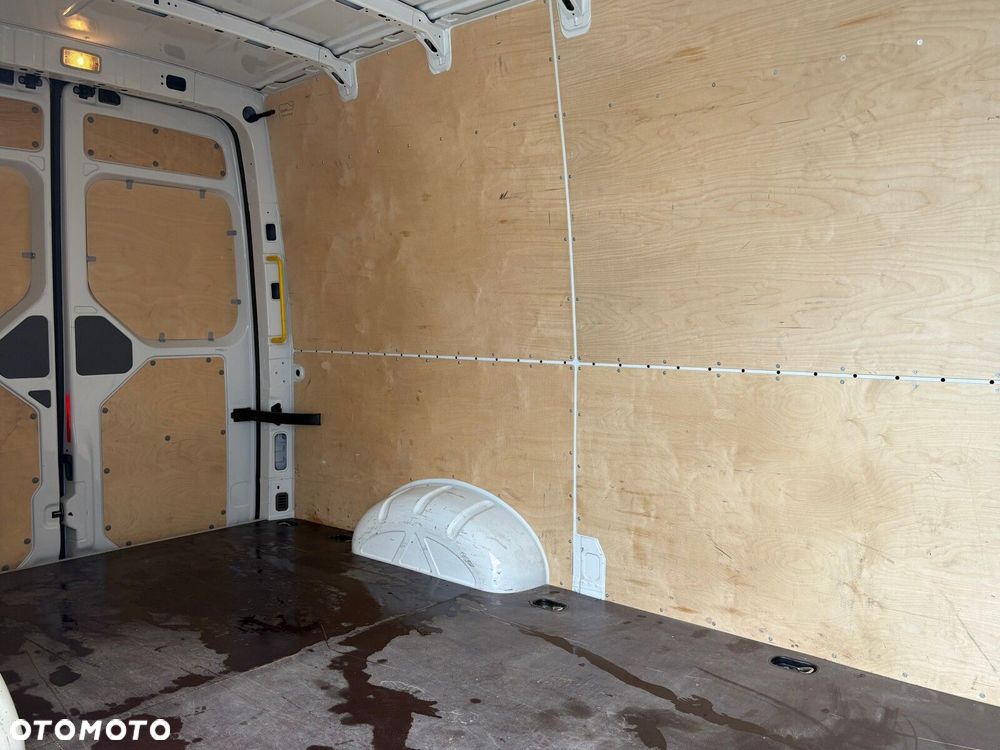 Volkswagen Crafter - 27