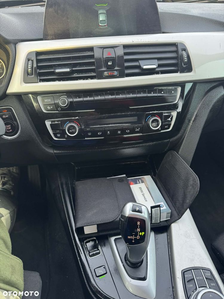 BMW 3GT 318d Sport Line - 11