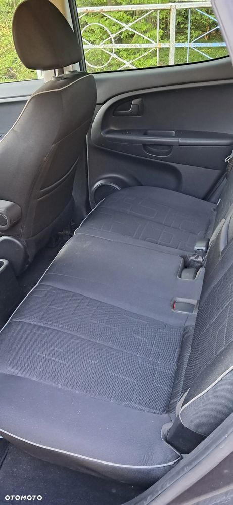 Kia Venga 1.6 CRDi 128 UEFA EURO 2016 - 13