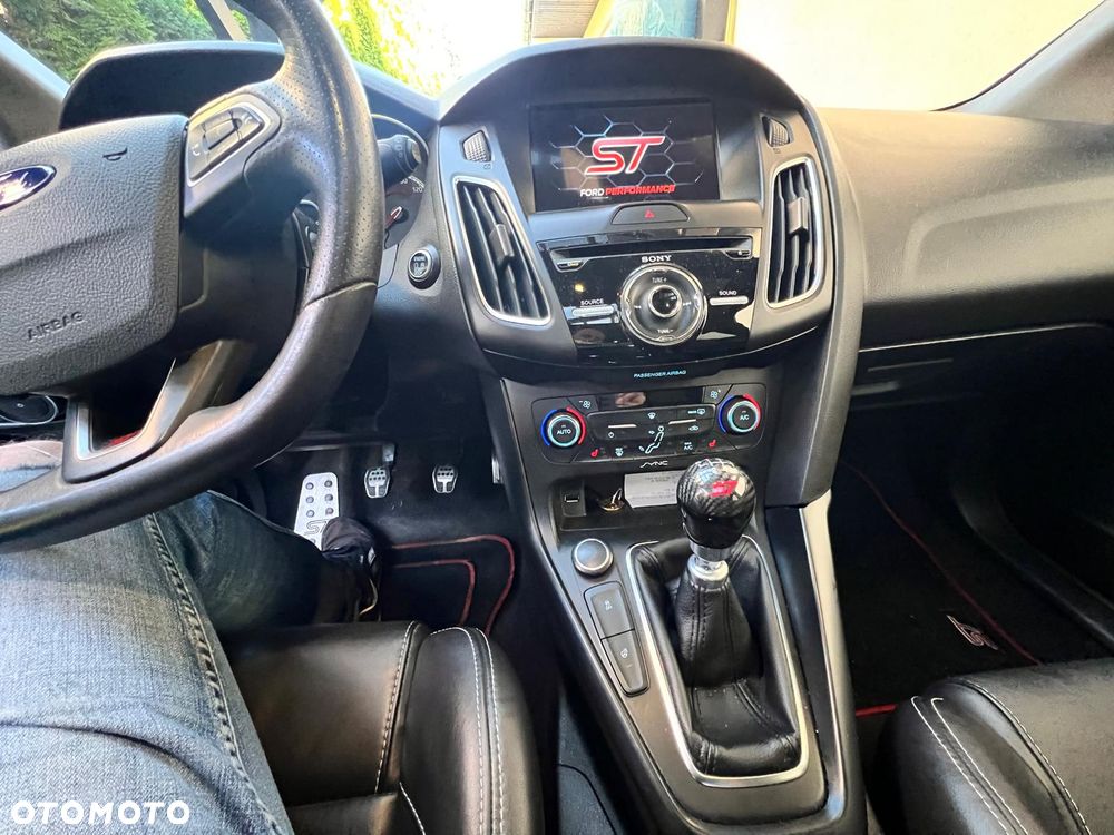 Ford Focus 2.0 EcoBoost ST-2 - 12