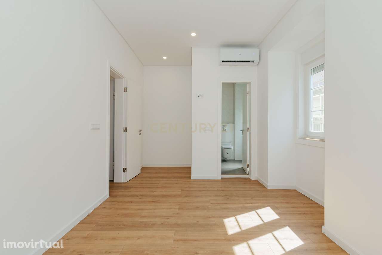Apartamento T2 - 75m² + 48m² area exterior c/ Piscina privativa - Lisb - Grande imagem: 2/22