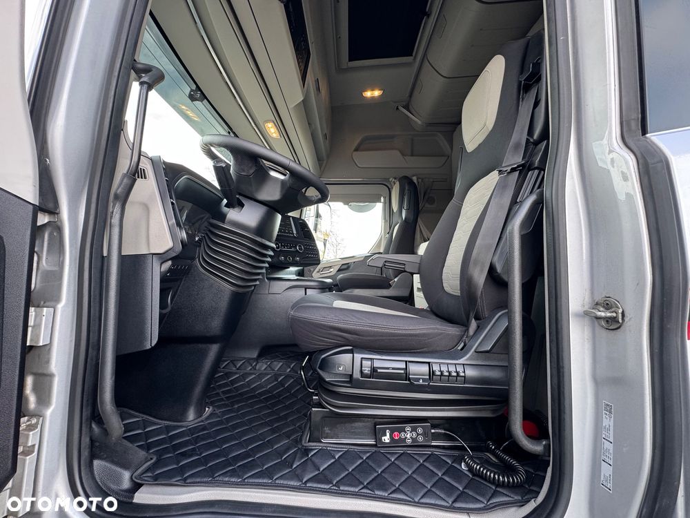 Ford F-MAX - 5