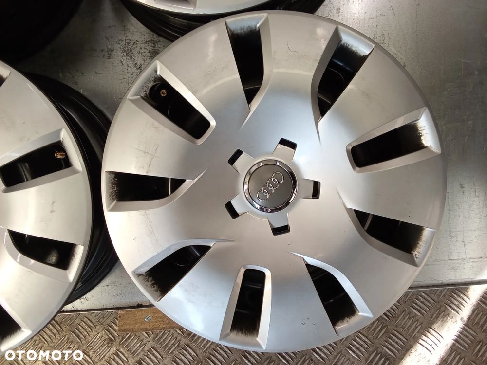 Felgi Audi A3 A4 Q2 6,5Jx16 et46 5x112 - 4