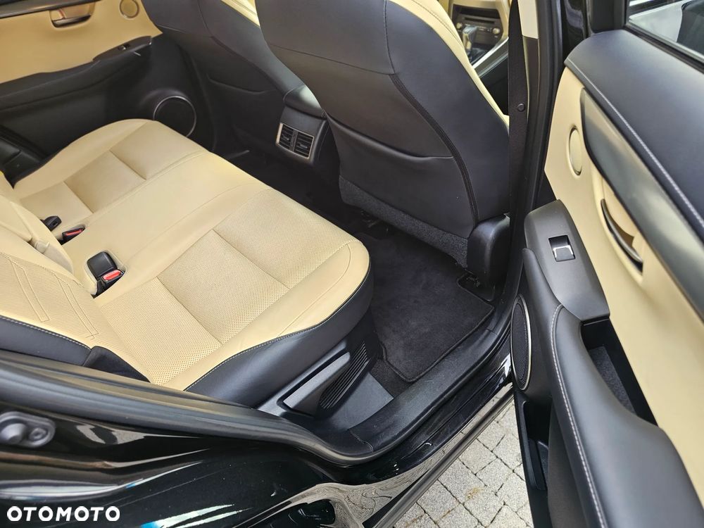 Lexus NX 300 Comfort AWD - 19