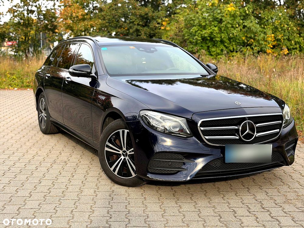 Mercedes-Benz Klasa E 220 d 4Matic 9G-TRONIC AMG Line - 9