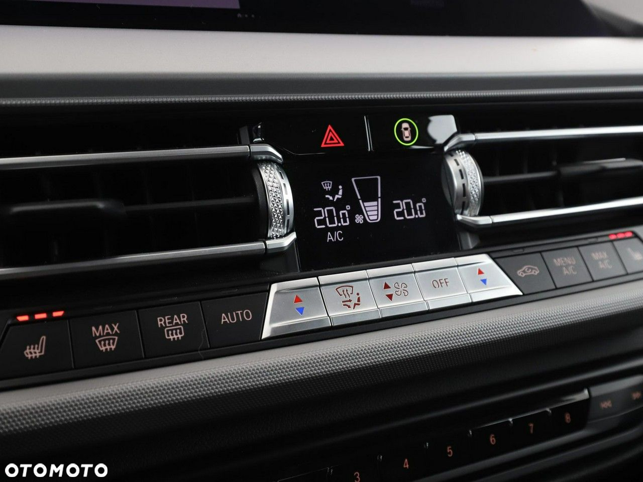 BMW Seria 2 220i Advantage - 27