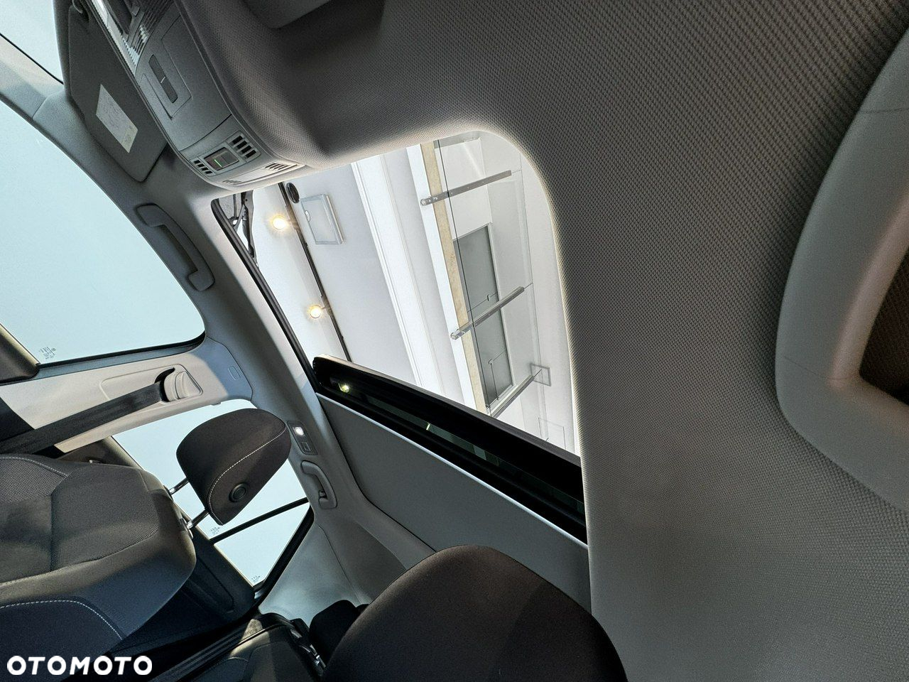 Volkswagen T-Roc - 18
