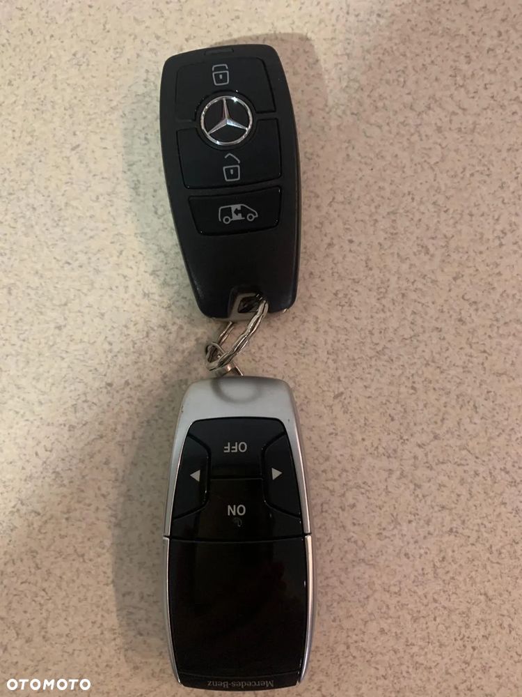 Mercedes-Benz 907 - 15