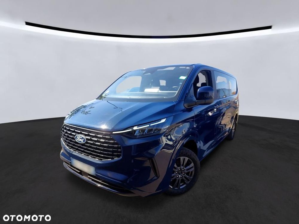 Ford Tourneo Custom - 1