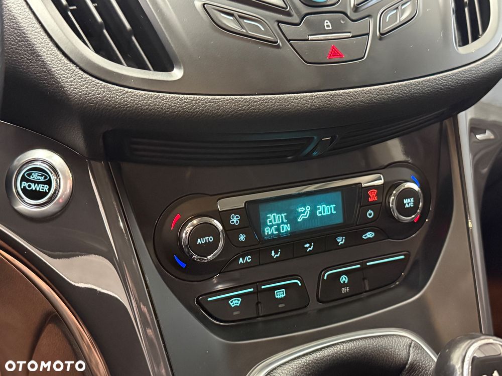 Ford Kuga 1.6 EcoBoost 2x4 Titanium - 22