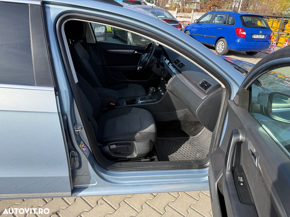 Volkswagen Passat Variant 2.0 TDI BlueMotion Technology DSG Highline - 12