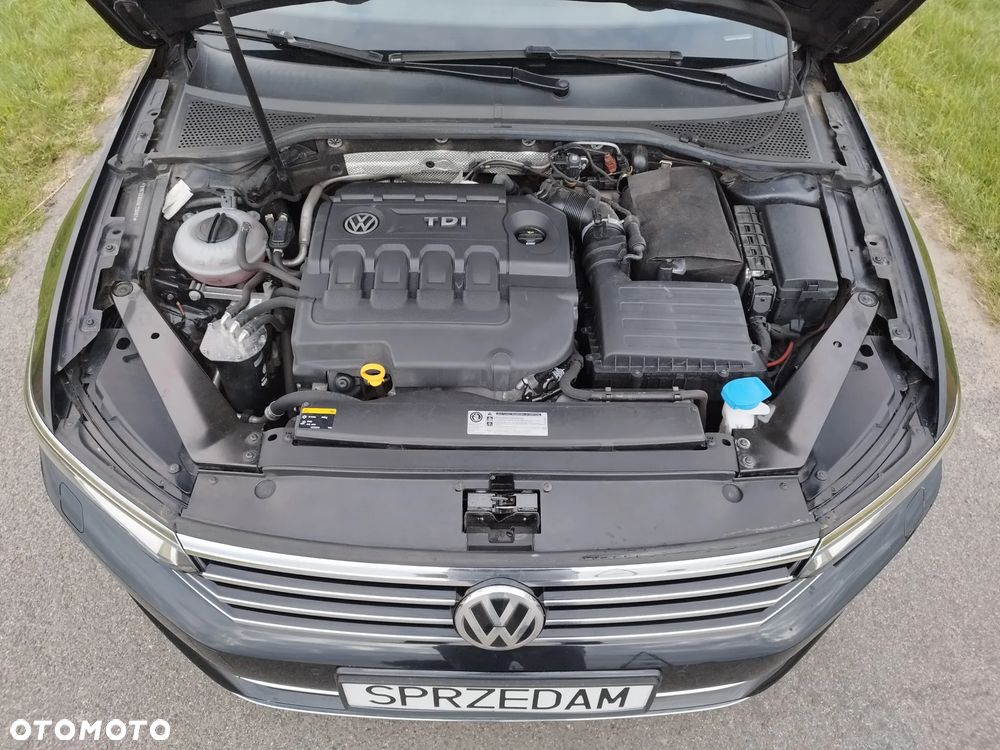 Volkswagen Passat 2.0 TDI (BlueMotion Technology) Highline - 38