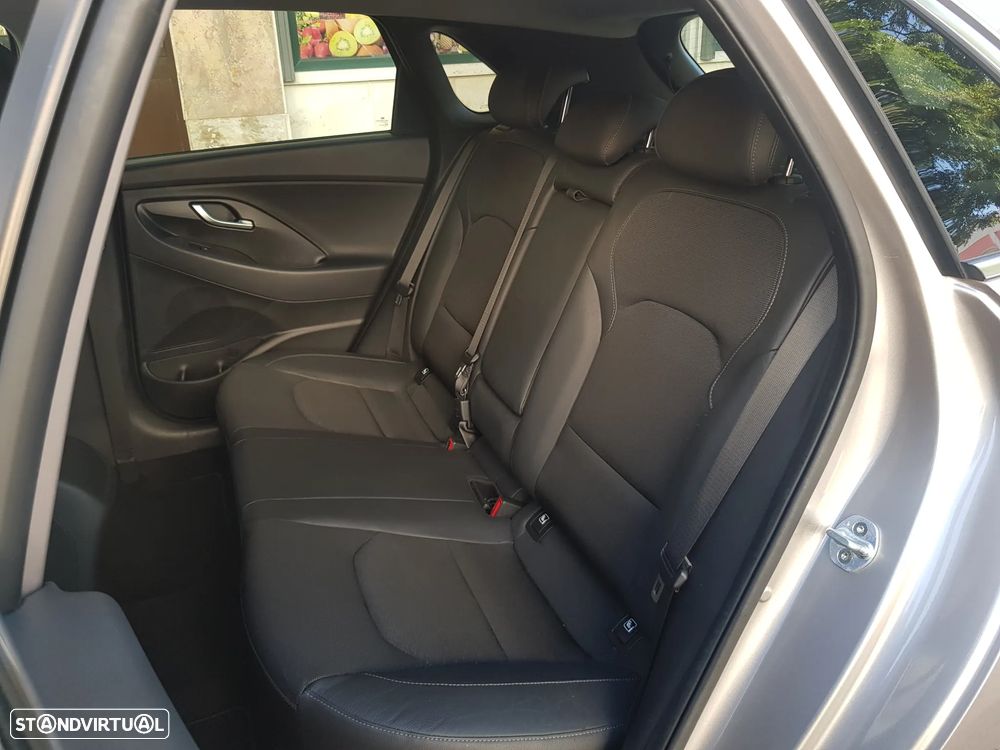 Hyundai i30 1.6 CRDi Launch Edition - 31