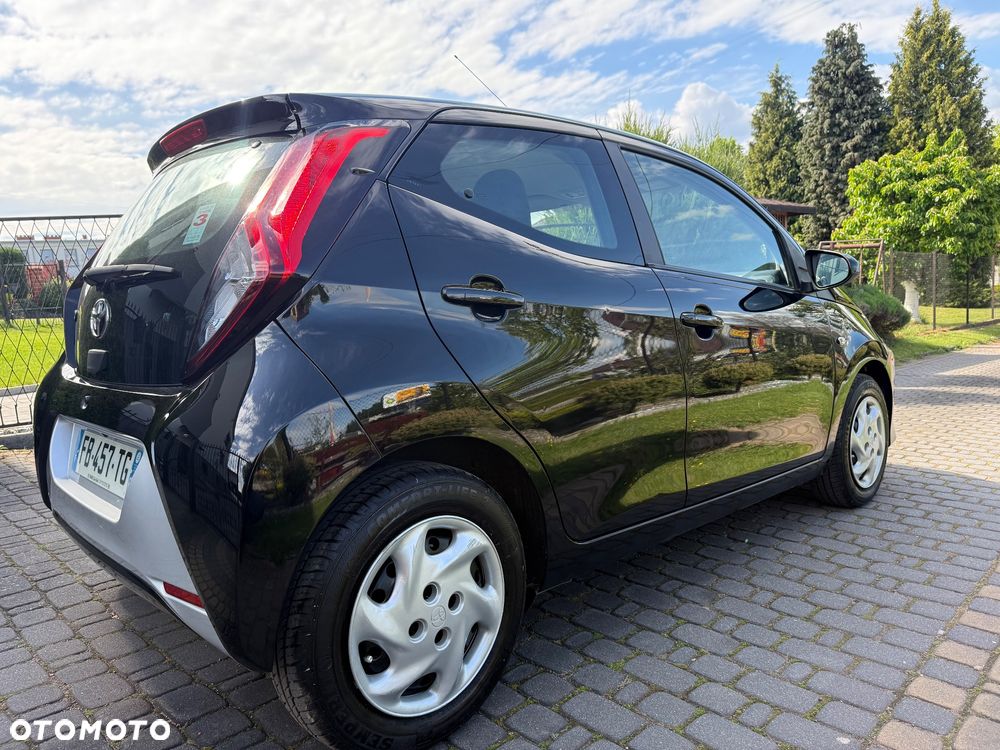 Toyota Aygo x.shift x-play connect - 30