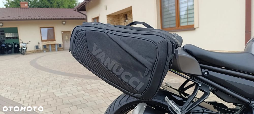 Yamaha FZ8 - 24