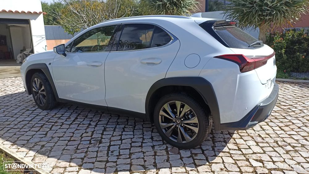 Lexus UX 250h F Sport+ - 3