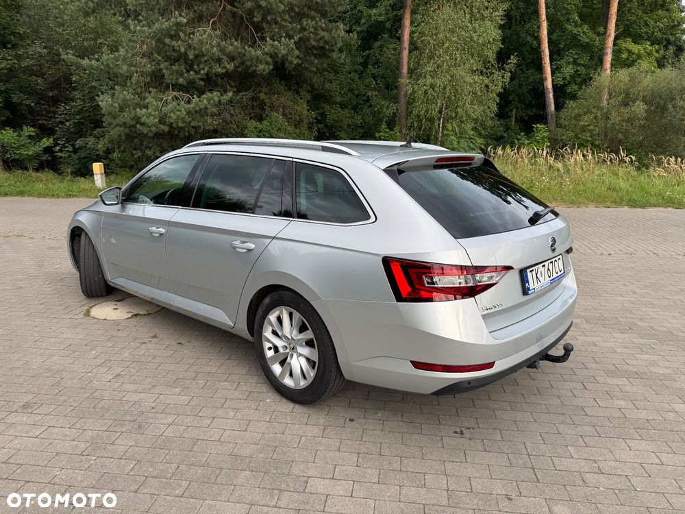 Skoda Superb 2.0 TDI Style DSG - 4