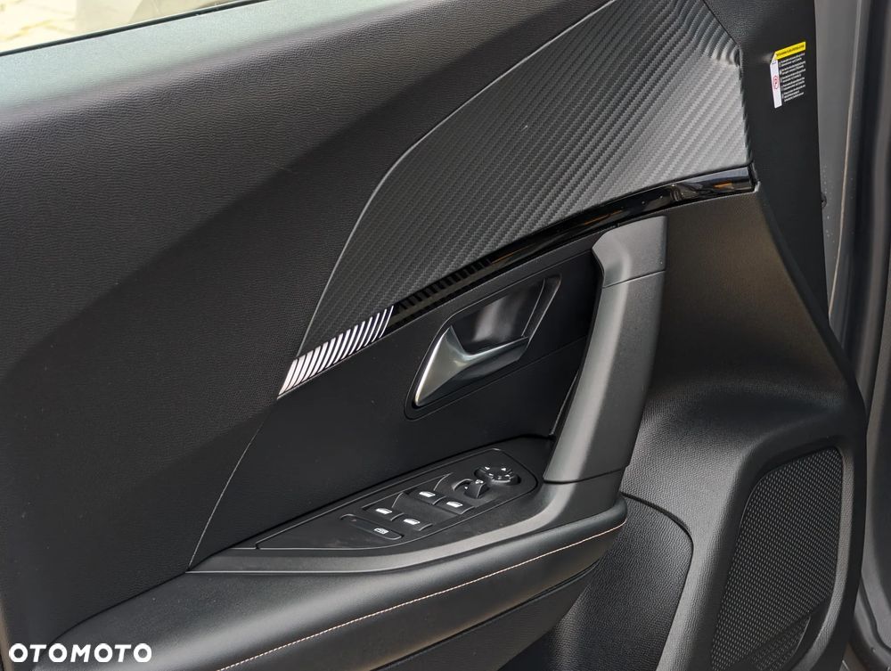 Peugeot 2008 PureTech 130 EAT8 Allure - 22